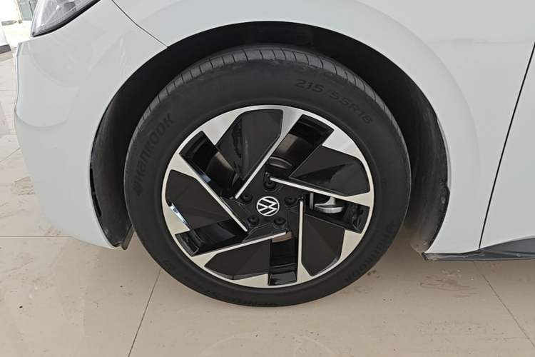 Used Volkswagen ID.3 2024 Pure & Smart Edition Left Front Wheel Hub