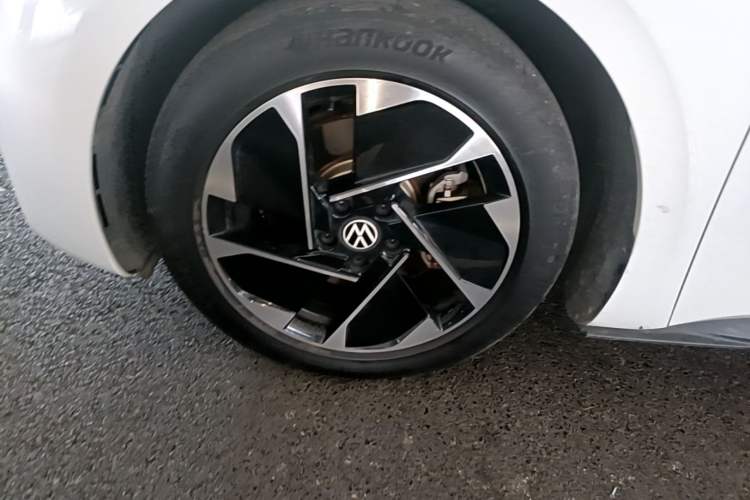 Used Volkswagen ID.3 2024 Pure & Smart Edition Left Front Wheel Hub