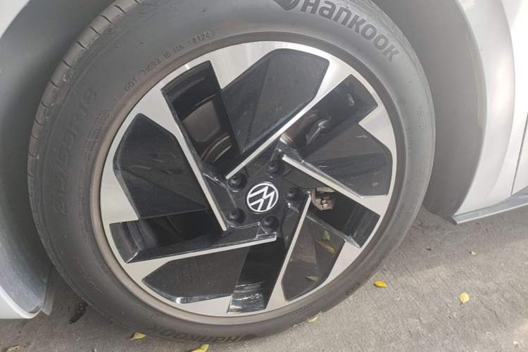 Used Volkswagen ID.3 2024 Pure & Smart Edition Left Front Wheel Hub