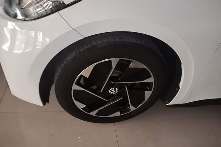 Used Volkswagen ID.3 2024 Outstanding Edition Left Front Wheel Hub
