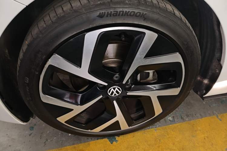 Used Volkswagen ID.3 2024 Pure & Smart Edition Left Front Wheel Hub