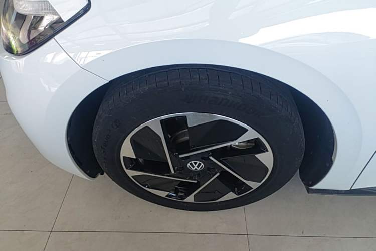 Used Volkswagen ID.3 2024 Outstanding Edition Left Front Wheel Hub