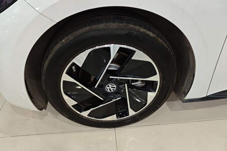Used Volkswagen ID.3 2024 Outstanding Edition Left Front Wheel Hub