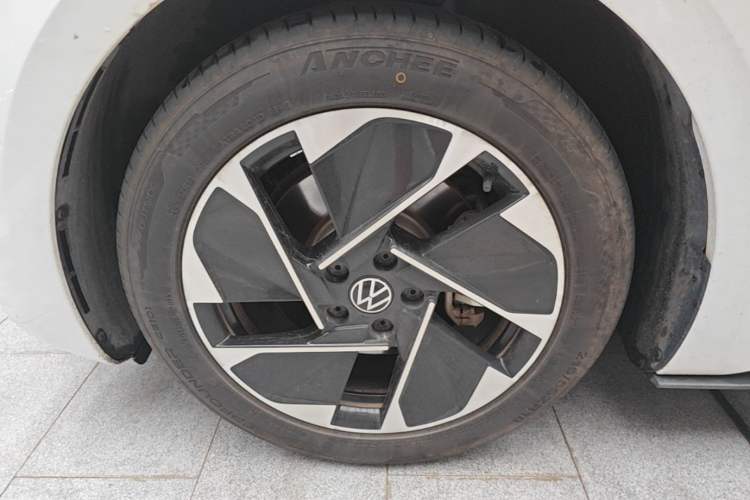 Used Volkswagen ID.3 2024 Intelligent Edition Left Front Wheel Hub