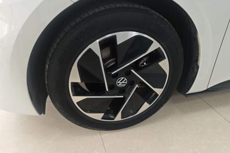 Used Volkswagen ID.3 2024 Outstanding Edition Left Front Wheel Hub
