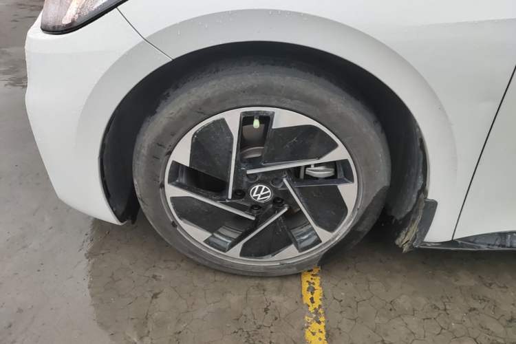 Used Volkswagen ID.3 2024 Outstanding Edition Left Front Wheel Hub