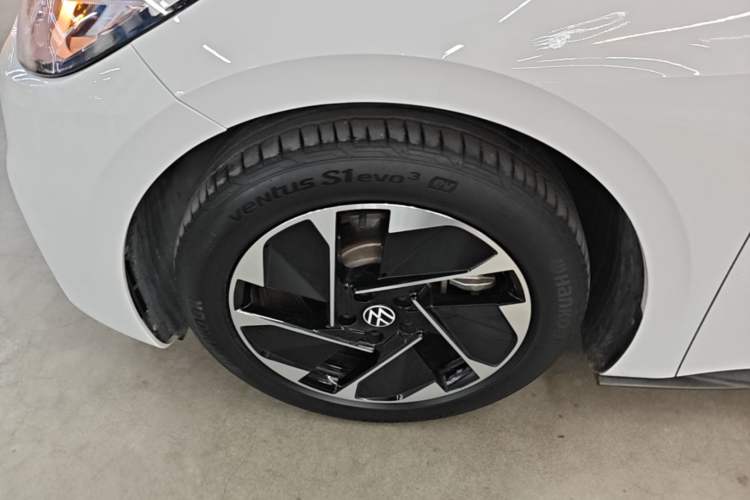 Used Volkswagen ID.3 2024 Outstanding Edition Left Front Wheel Hub