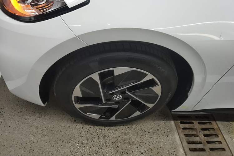 Used Volkswagen ID.3 2024 Outstanding Edition Left Front Wheel Hub
