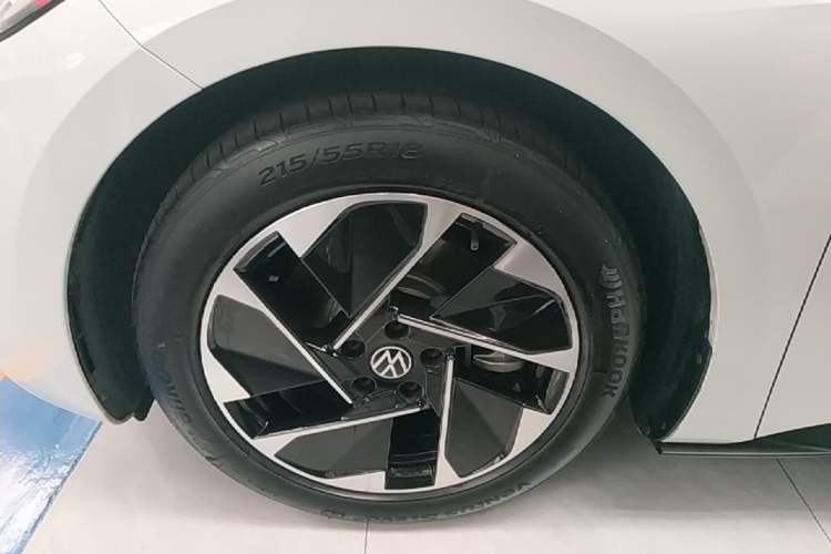 Used Volkswagen ID.3 2024 Outstanding Edition Left Front Wheel Hub