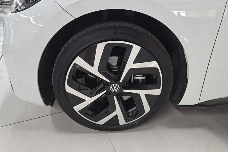 Used Volkswagen ID.3 2024 Outstanding Edition Left Front Wheel Hub
