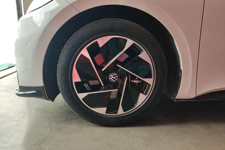 Used Volkswagen ID.3 2024 Pure & Smart Edition Left Front Wheel Hub