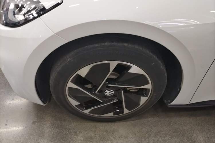 Used Volkswagen ID.3 2024 Outstanding Edition Left Front Wheel Hub