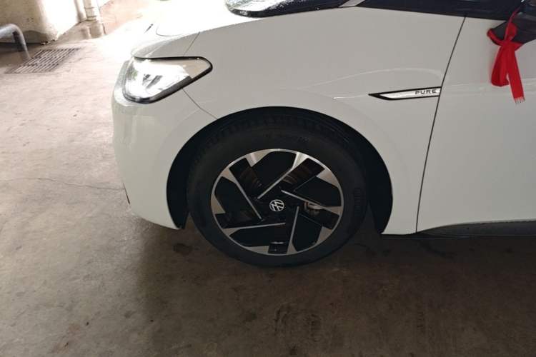 Used Volkswagen ID.3 2024 Pure & Smart Edition Left Front Wheel Hub