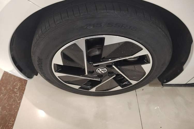 Used Volkswagen ID.3 2024 Outstanding Edition Left Front Wheel Hub
