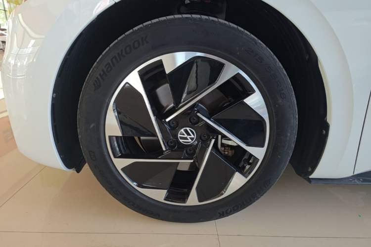 Used Volkswagen ID.3 2024 Pure & Smart Edition Left Front Wheel Hub