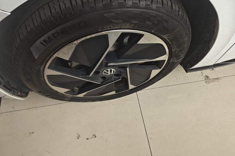 Used Volkswagen ID.3 2024 Outstanding Edition Left Front Wheel Hub