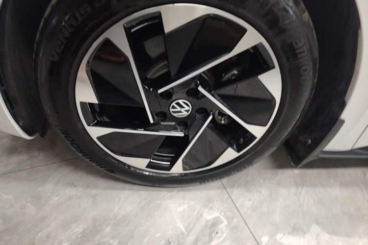Used Volkswagen ID.3 2024 Outstanding Edition Left Front Wheel Hub