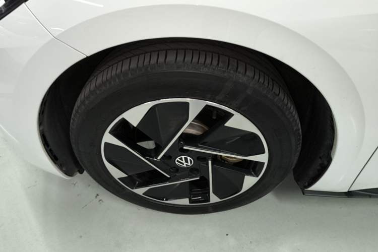Used Volkswagen ID.3 2024 Outstanding Edition Left Front Wheel Hub