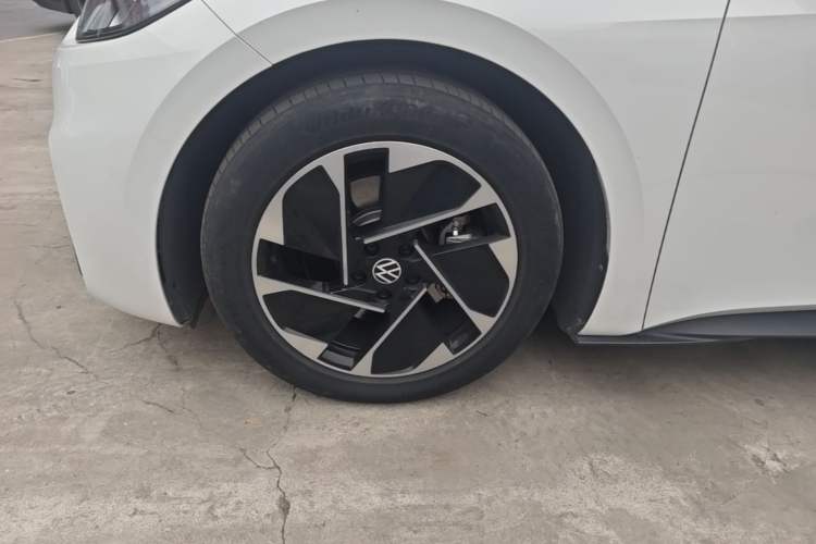 Used Volkswagen ID.3 2024 Pure & Smart Edition Left Front Wheel Hub
