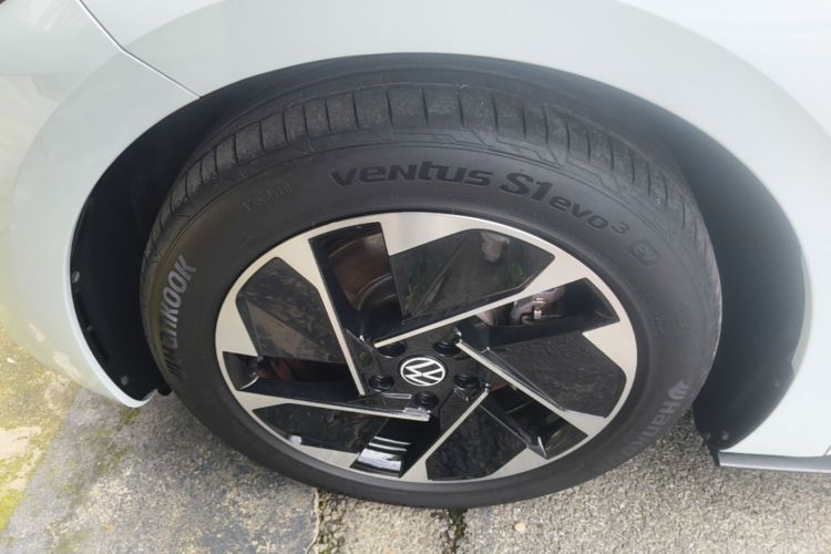 Used Volkswagen ID.3 2024 Outstanding Edition Left Front Wheel Hub