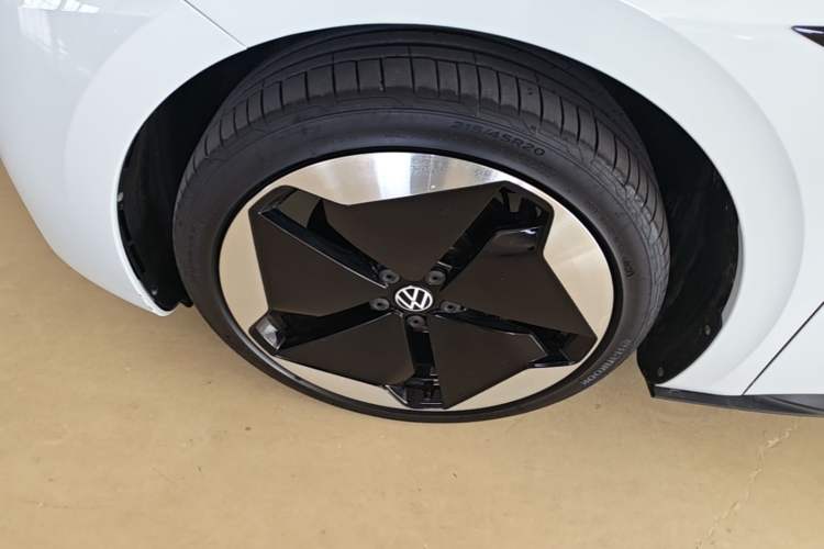 Used Volkswagen ID.3 2024 Pure & Smart Edition Left Front Wheel Hub