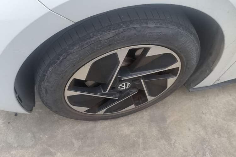 Used Volkswagen ID.3 2024 Outstanding Edition Left Front Wheel Hub