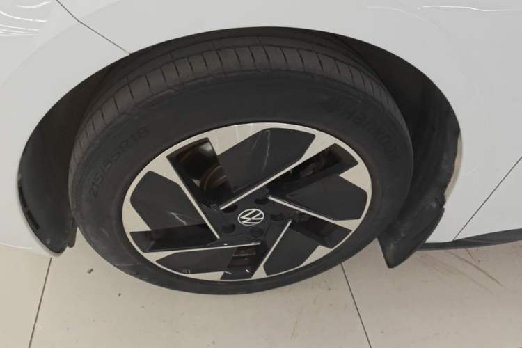 Used Volkswagen ID.3 2024 Outstanding Edition Left Front Wheel Hub
