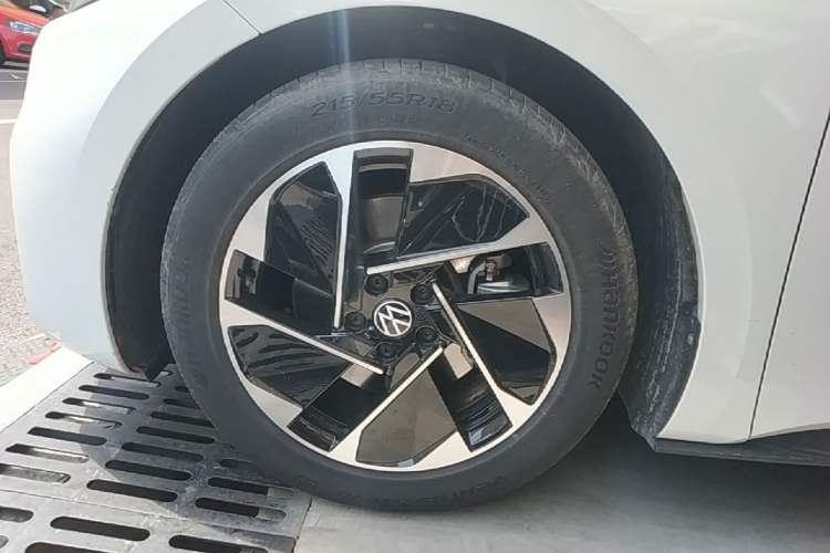 Used Volkswagen ID.3 2024 Outstanding Edition Left Front Wheel Hub