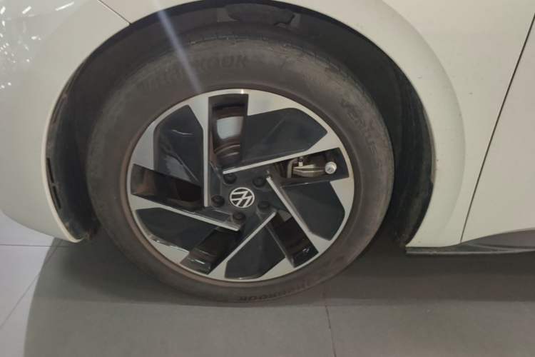 Used Volkswagen ID.3 2024 Outstanding Edition Left Front Wheel Hub