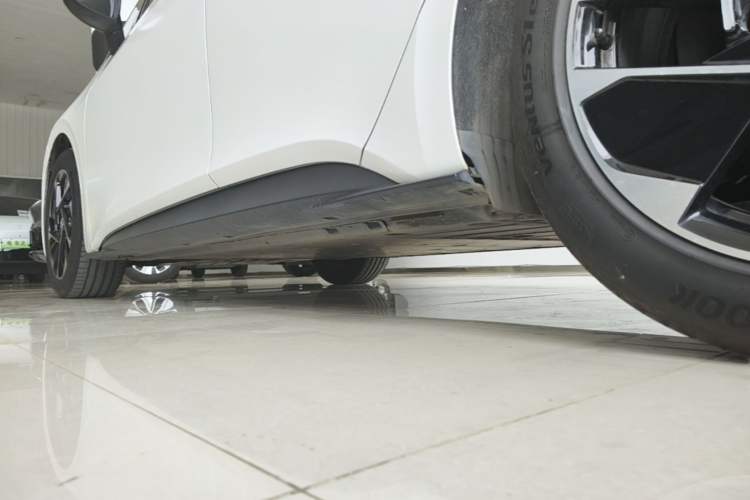 Used Volkswagen ID.3 2024 Outstanding Edition Left Side Sill