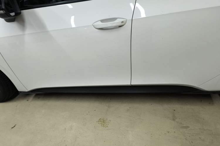 Used Volkswagen ID.3 2024 Outstanding Edition Left Side Sill