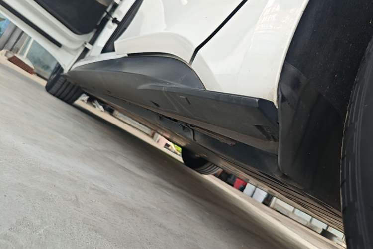 Used Volkswagen ID.3 2024 Outstanding Edition Left Side Sill