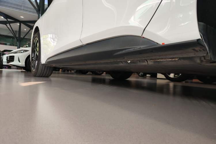 Used Volkswagen ID.3 2024 Pure & Smart Edition Left Side Sill