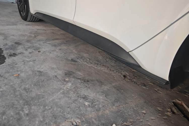 Used Volkswagen ID.3 2024 Outstanding Edition Left Side Sill