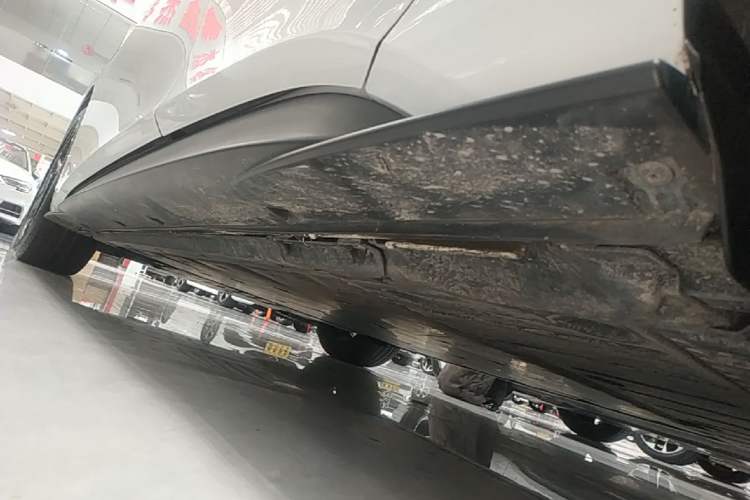 Used Volkswagen ID.3 2024 Outstanding Edition Left Side Sill