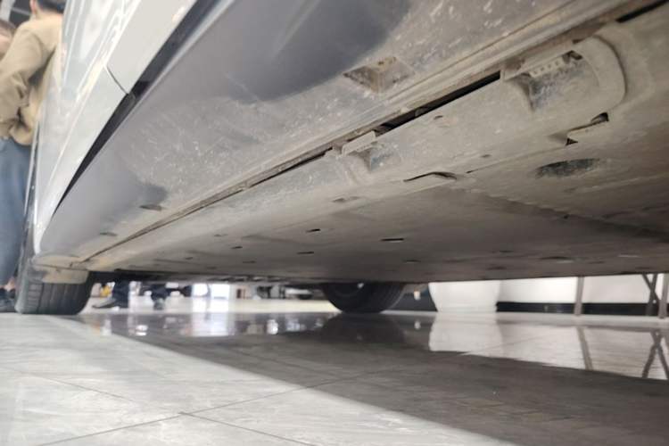 Used Volkswagen ID.3 2024 Outstanding Edition Left Side Sill