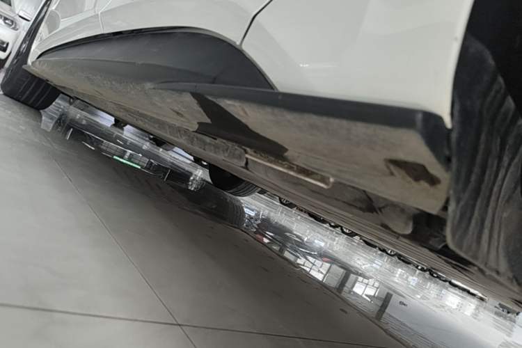 Used Volkswagen ID.3 2024 Outstanding Edition Left Side Sill