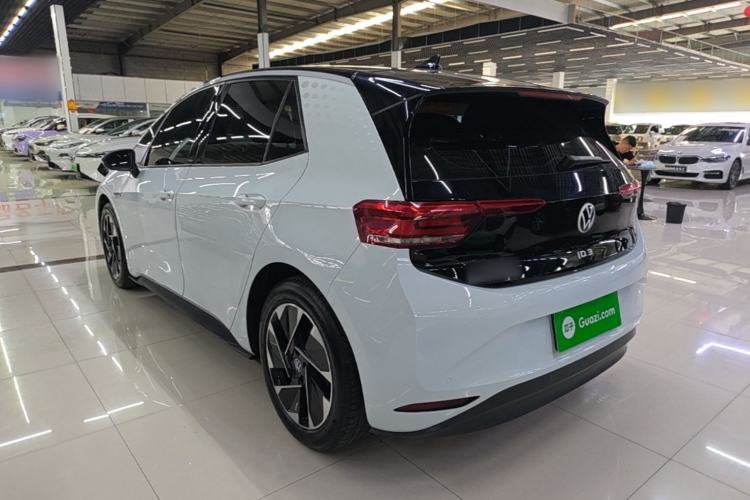 Used Volkswagen ID.3 2024 Outstanding Edition Rear Left 45 Deg
