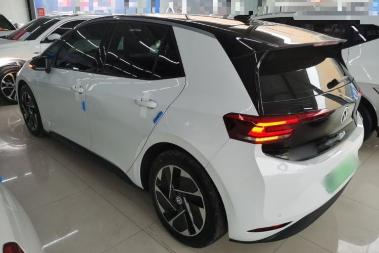 Used Volkswagen ID.3 2024 Pure & Smart Edition Rear Left 45 Deg