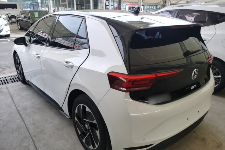Used Volkswagen ID.3 2024 Outstanding Edition Rear Left 45 Deg