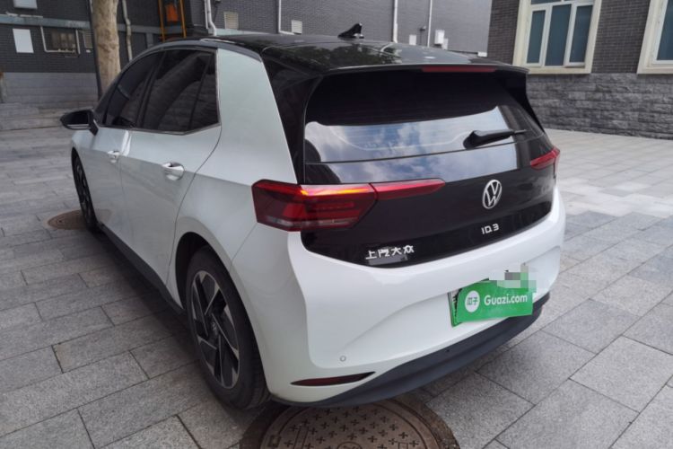 Used Volkswagen ID.3 2024 Outstanding Edition Rear Left 45 Deg