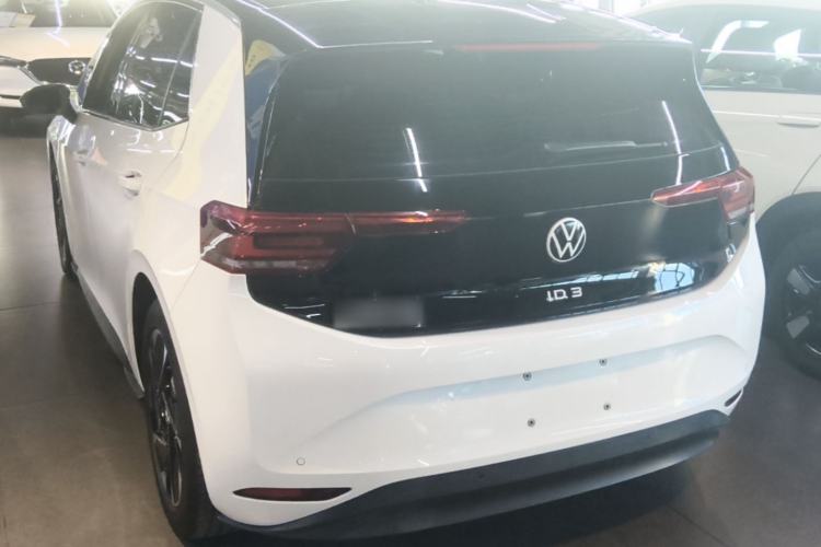 Used Volkswagen ID.3 2024 Pure & Smart Edition Rear Left 45 Deg