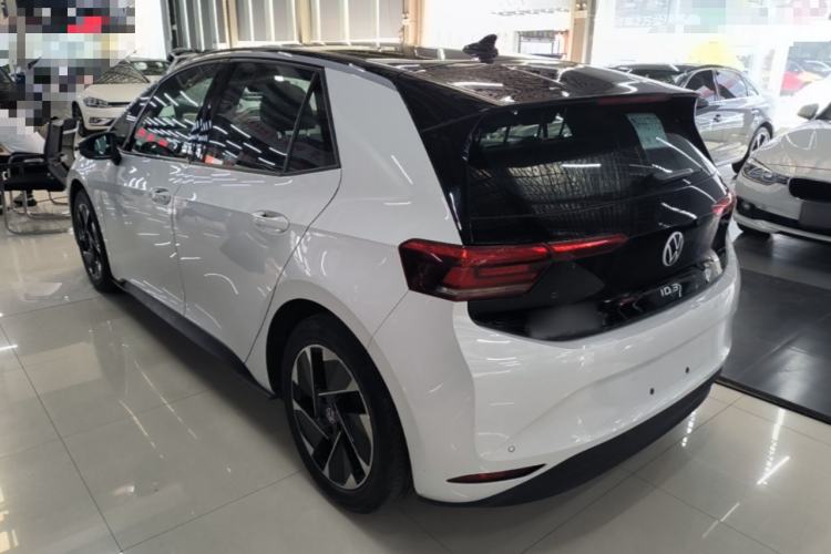 Used Volkswagen ID.3 2024 Pure & Smart Edition Rear Left 45 Deg