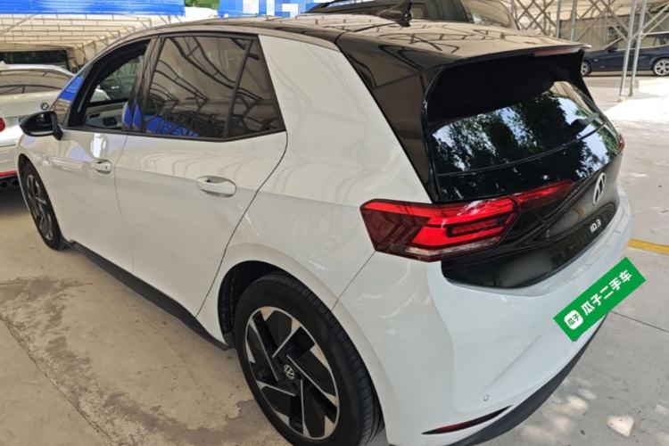 Used Volkswagen ID.3 2024 Outstanding Edition Rear Left 45 Deg