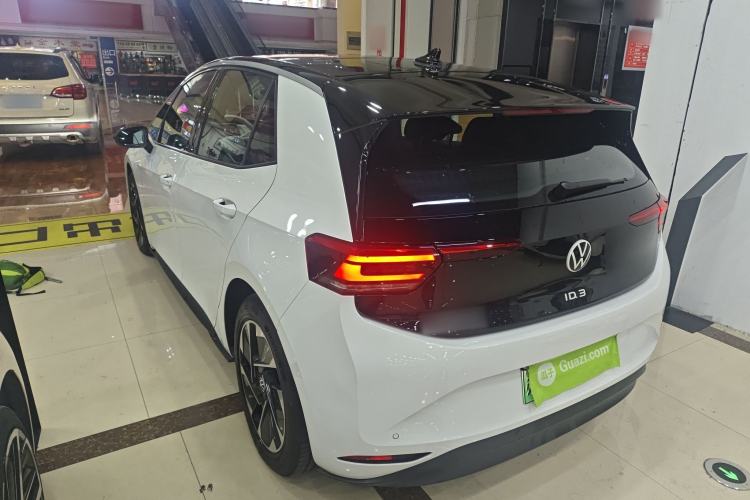 Used Volkswagen ID.3 2024 Outstanding Edition Rear Left 45 Deg