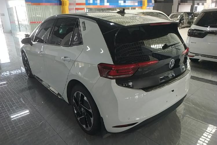 Used Volkswagen ID.3 2024 Pure & Smart Edition Rear Left 45 Deg