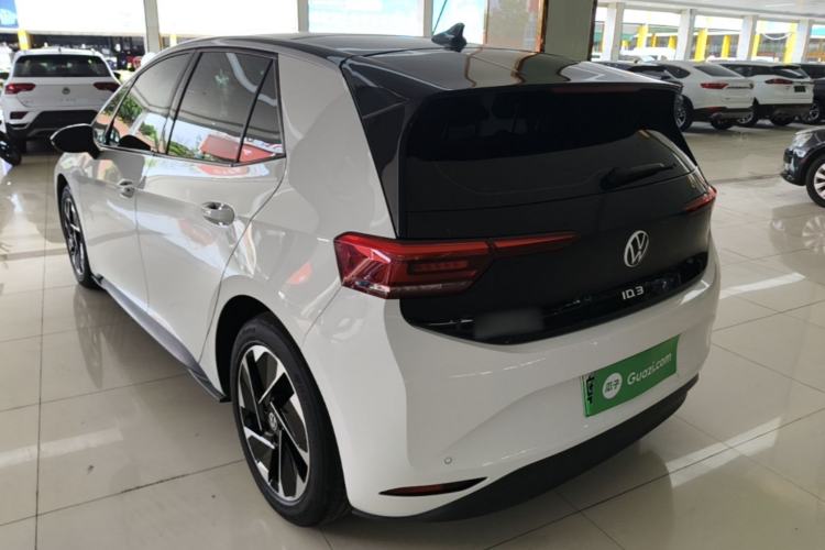 Used Volkswagen ID.3 2024 Outstanding Edition Rear Left 45 Deg