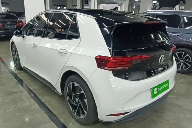 Used Volkswagen ID.3 2024 Outstanding Edition Rear Left 45 Deg