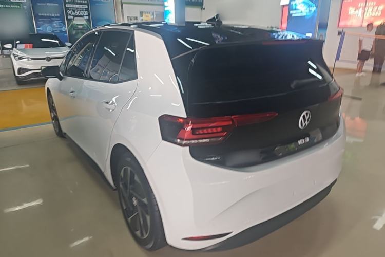 Used Volkswagen ID.3 2024 Pure & Smart Edition Rear Left 45 Deg