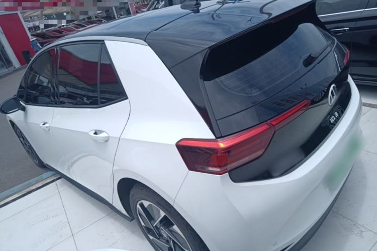 Used Volkswagen ID.3 2024 Outstanding Edition Rear Left 45 Deg